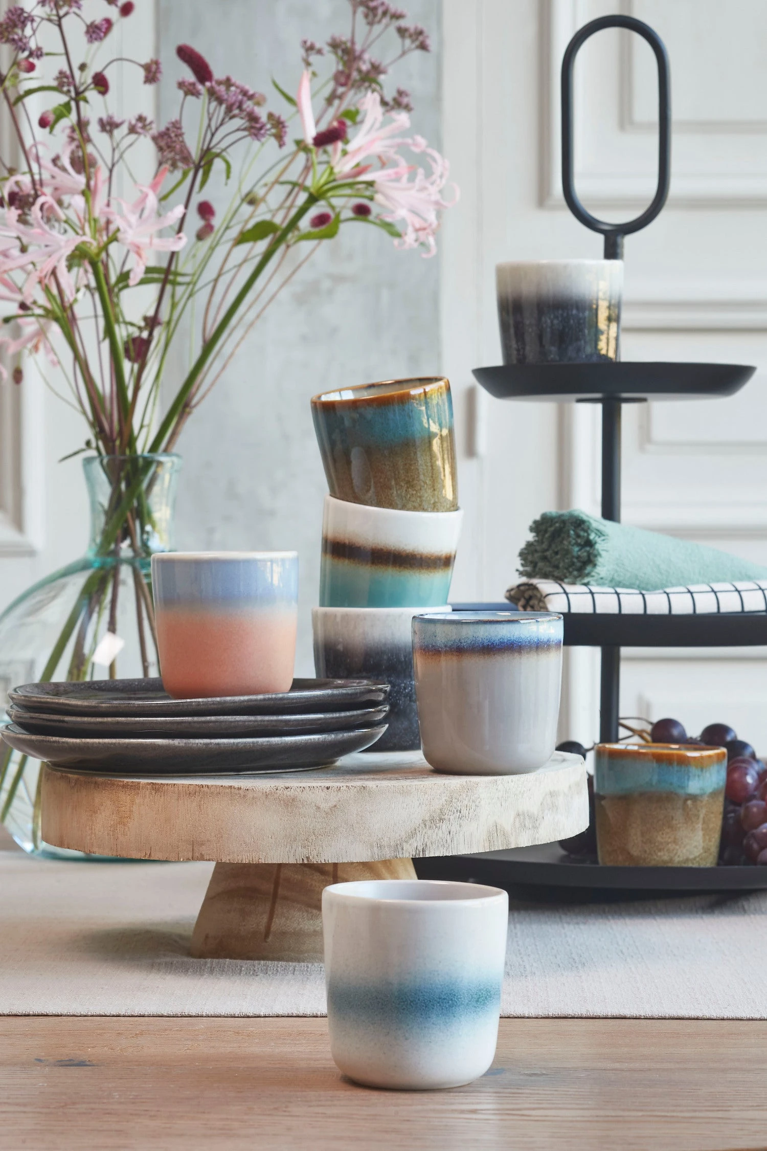 Mica Decorations Etagère Rama Zwart D 38 H 55 Cm 7 Mica Decorations Etagère Rama Zwart D 38 H 55 Cm - Afbeelding 5